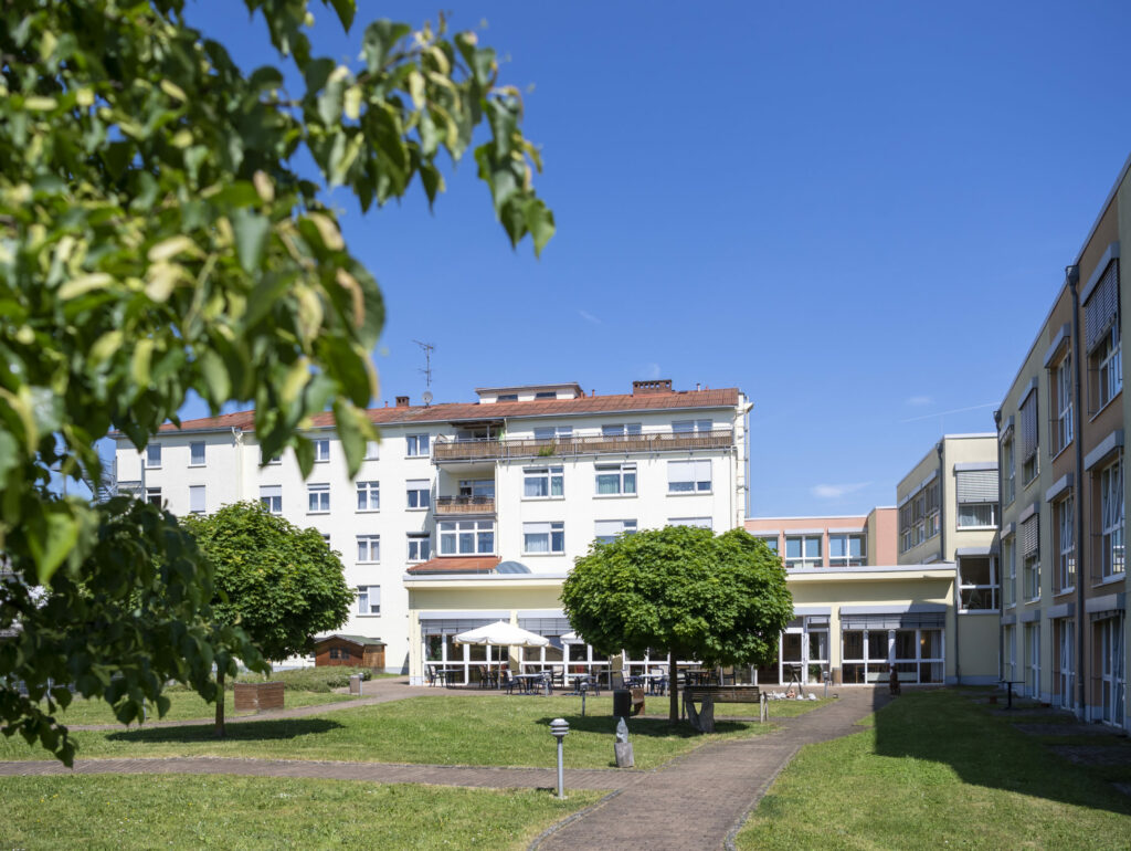 Korian_4003_Haus am grünen Weg Lollar_aussen