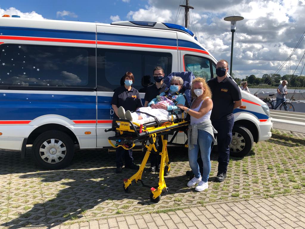 Das Thema des ASB zusammen mit Begleiterin Anja und der Bewohnerin Christa aus dem Haus Evergreen in Butzbach.
